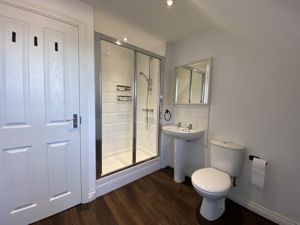 Ensuite- click for photo gallery